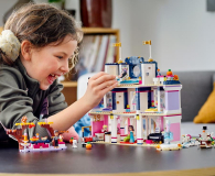 LEGO Friends 41684 Wielki hotel w mieście Heartlake - 1019908 - zdjęcie 2